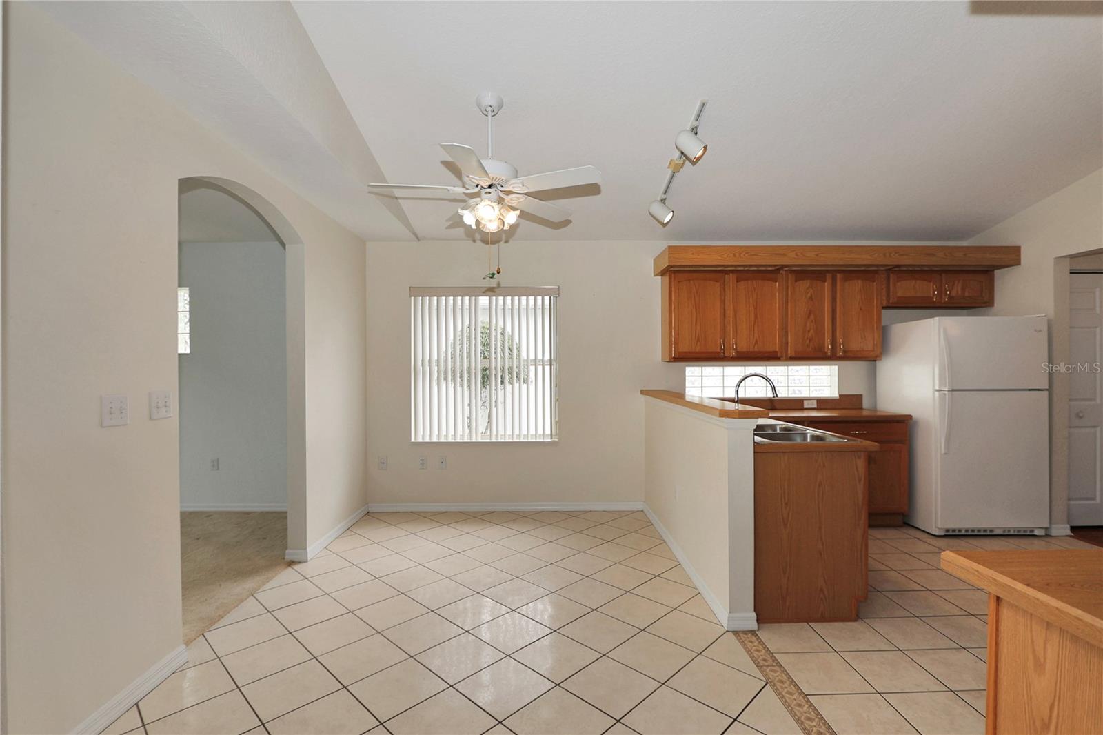 OAK RUN LAUREL OAKS - Residential