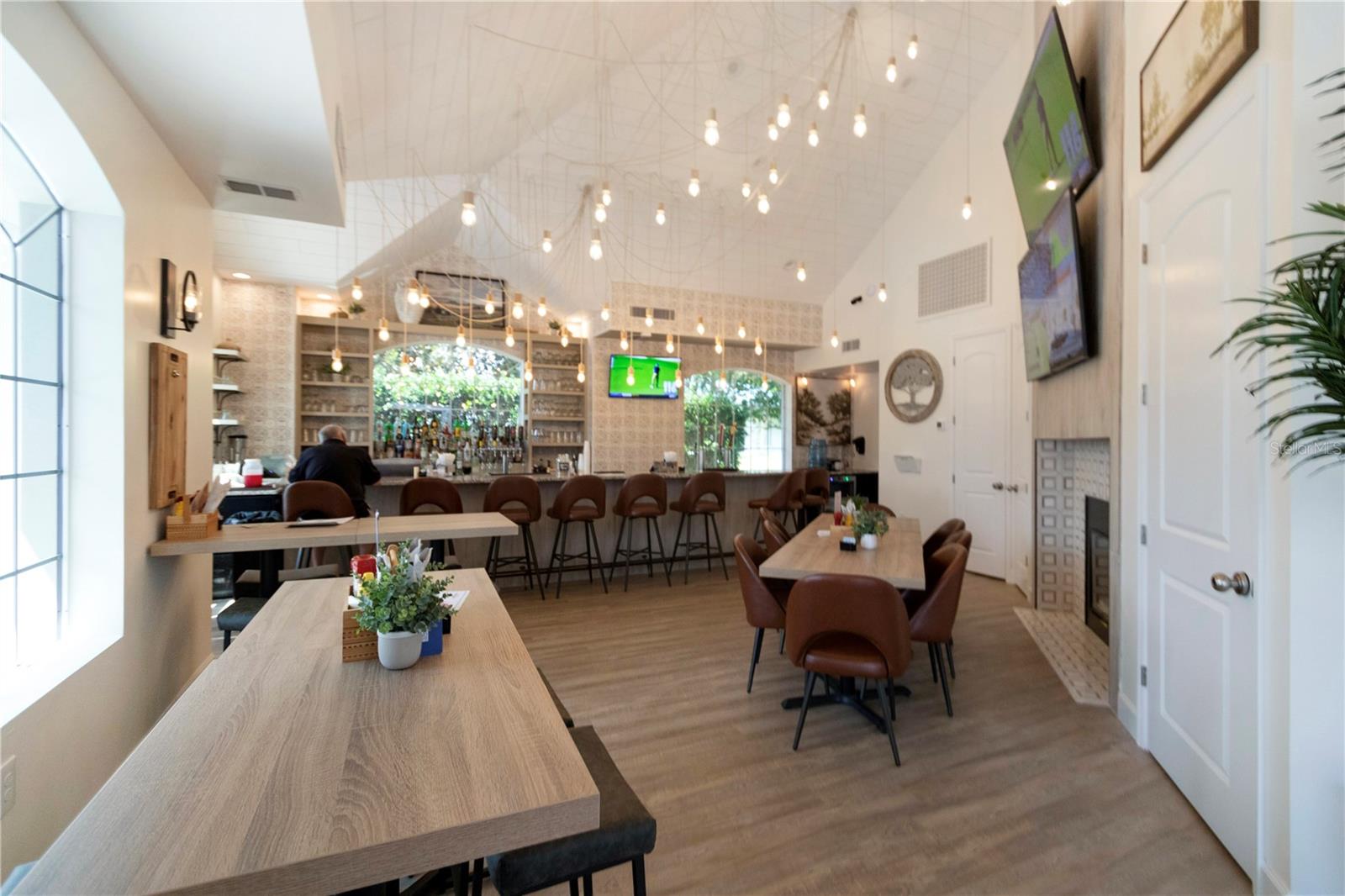 OAK RUN LAUREL OAKS - Residential