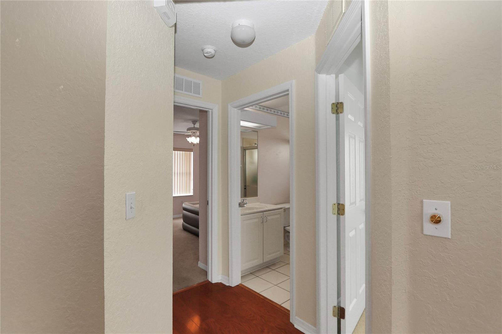 OAK RUN LAUREL OAKS - Residential