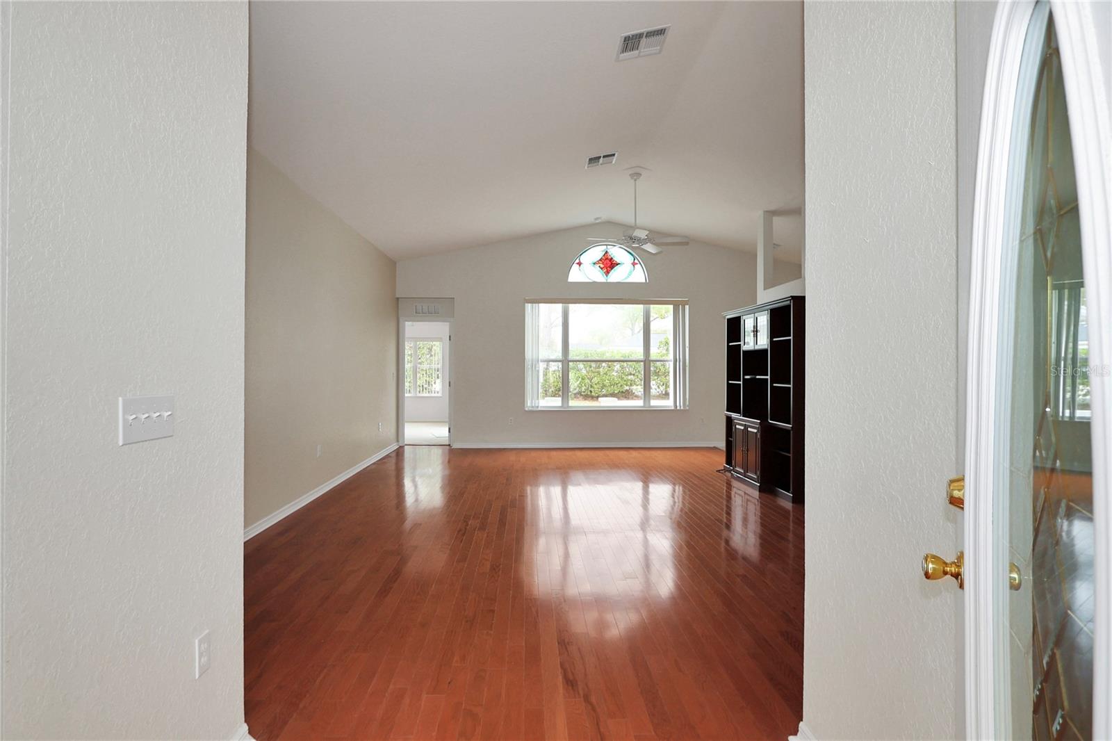 OAK RUN LAUREL OAKS - Residential