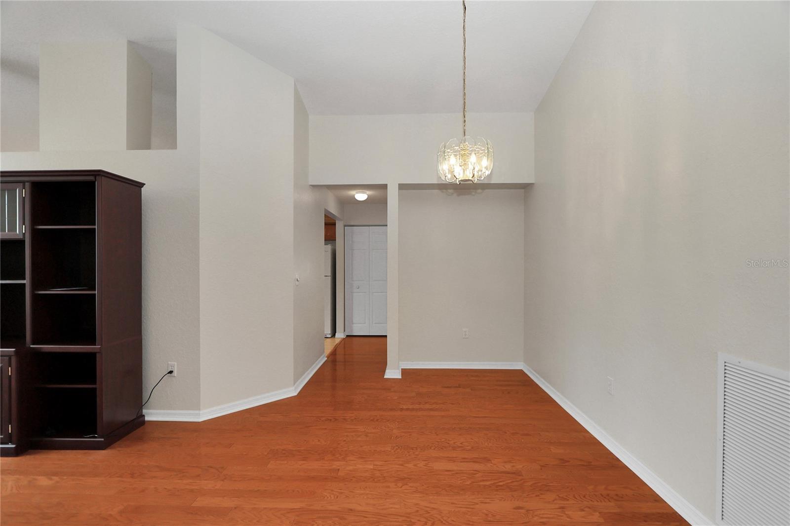 OAK RUN LAUREL OAKS - Residential