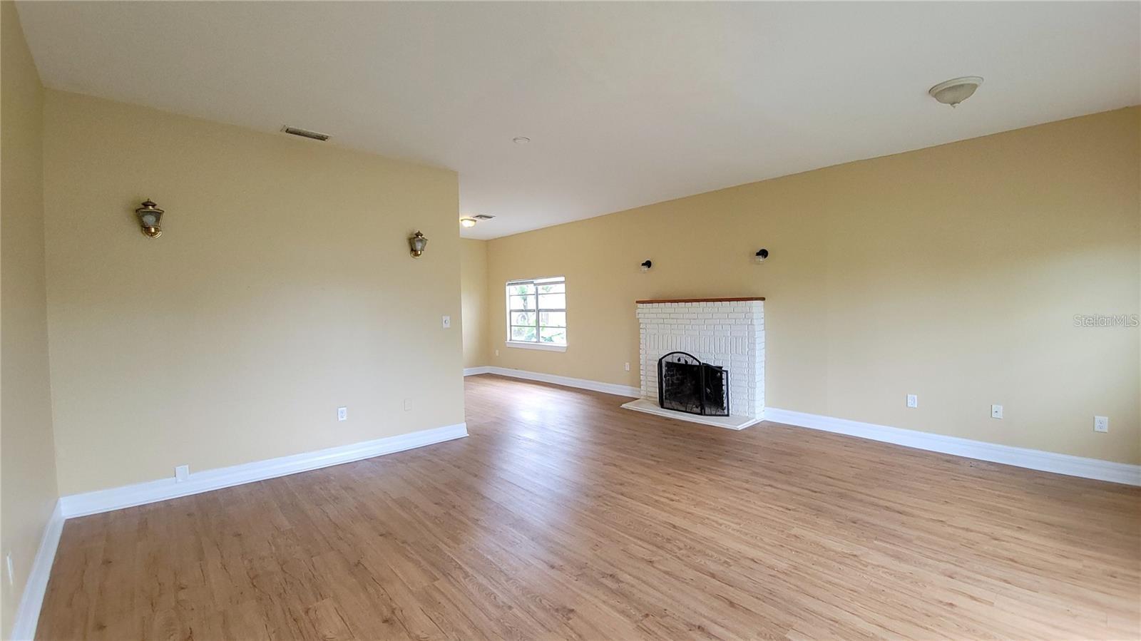 HARVEYS - Residential Lease