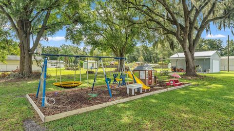 A home in AUBURNDALE