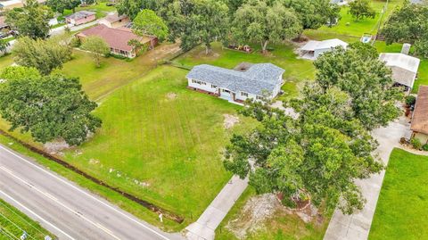 A home in AUBURNDALE