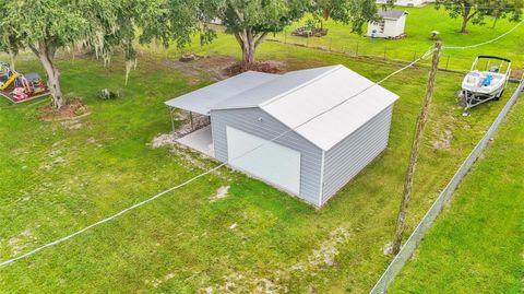 A home in AUBURNDALE