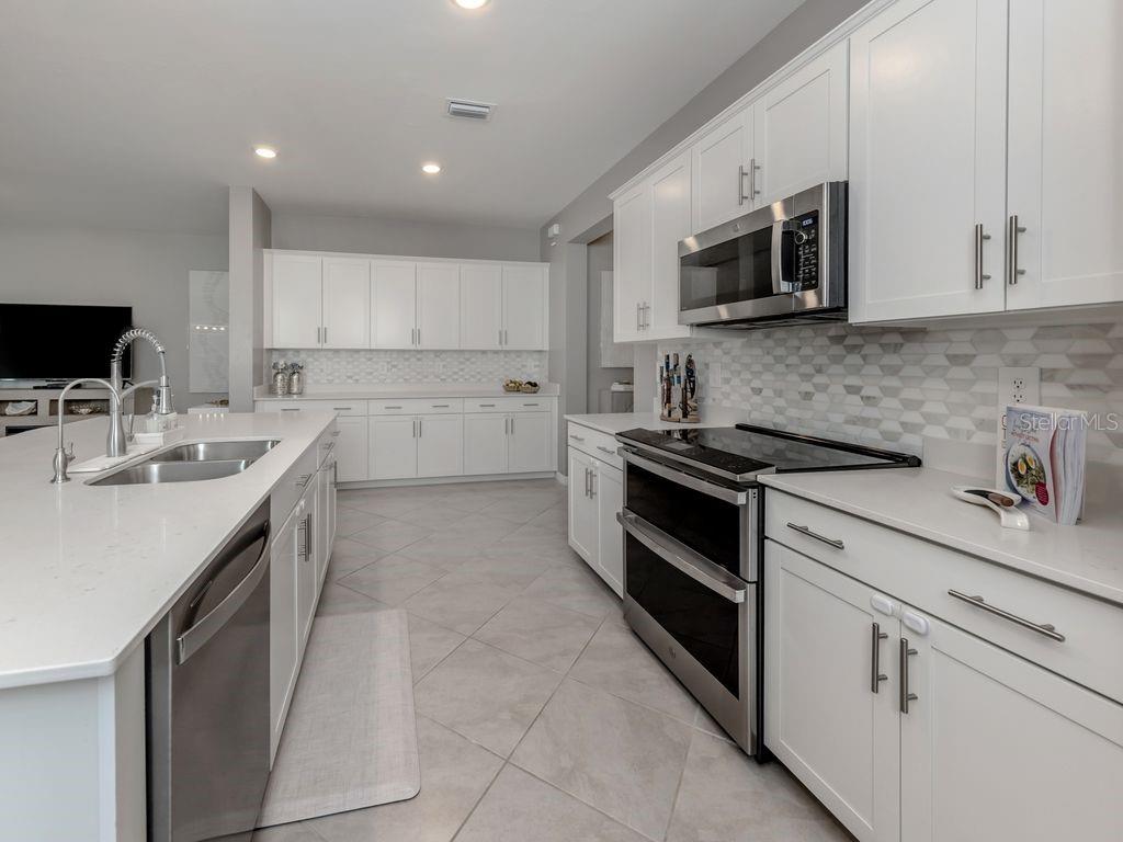 ANTIGUA/WELLEN PARK - Residential