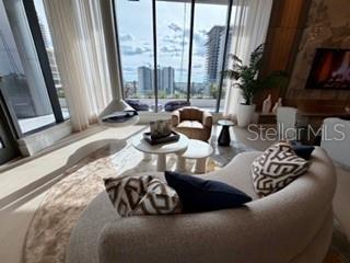 ART HOUSE - Residential Lease