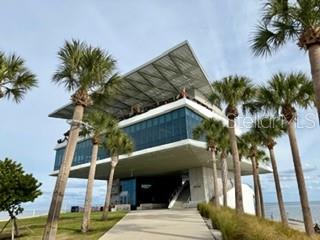 ART HOUSE - Residential Lease