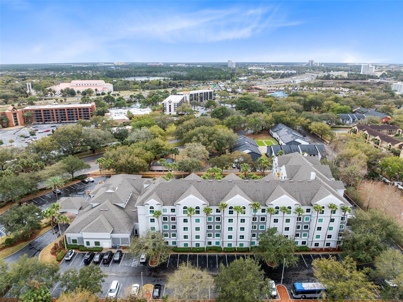 8303 RESIDENCE - Residential