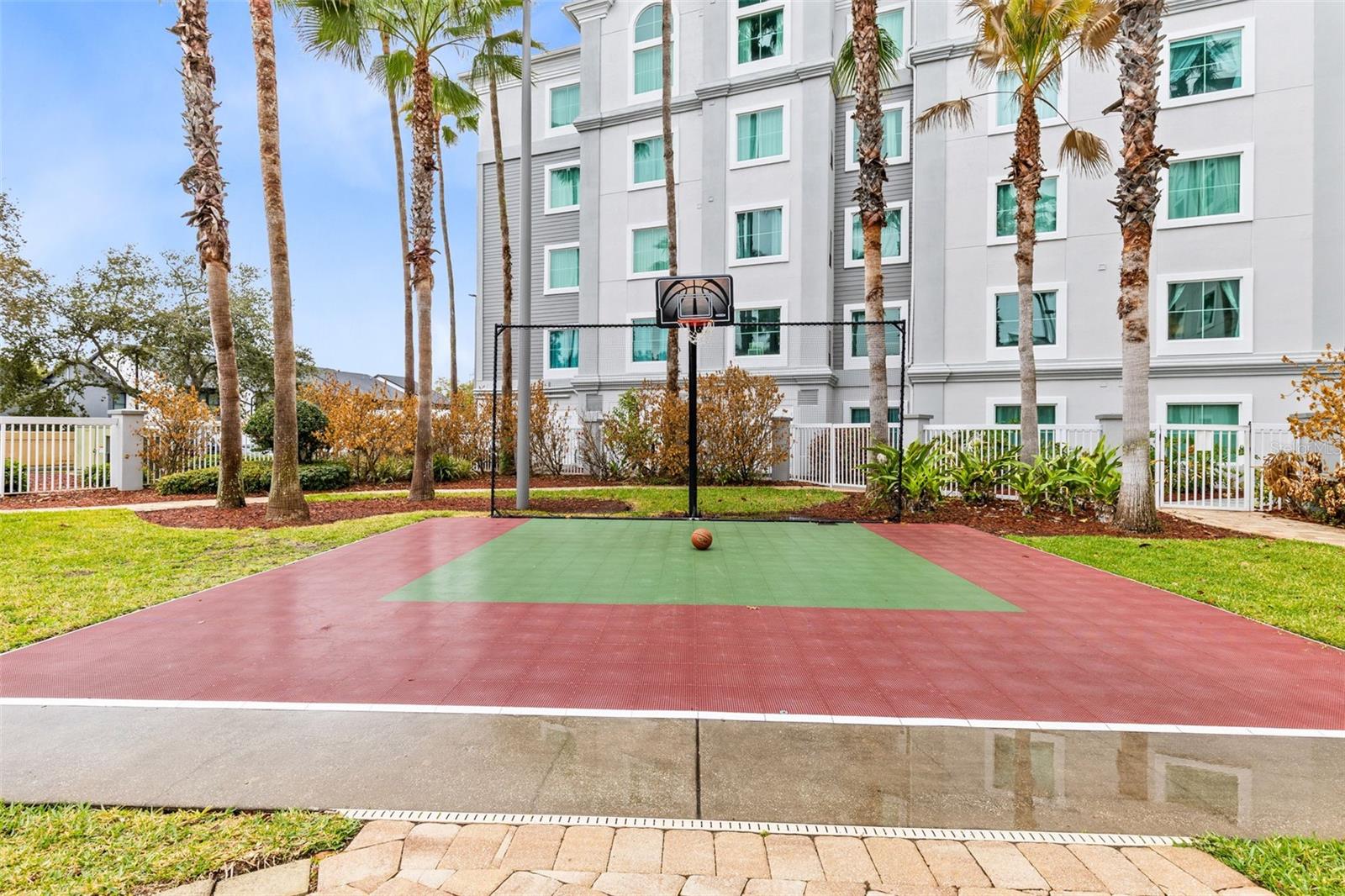 8303 RESIDENCE - Residential