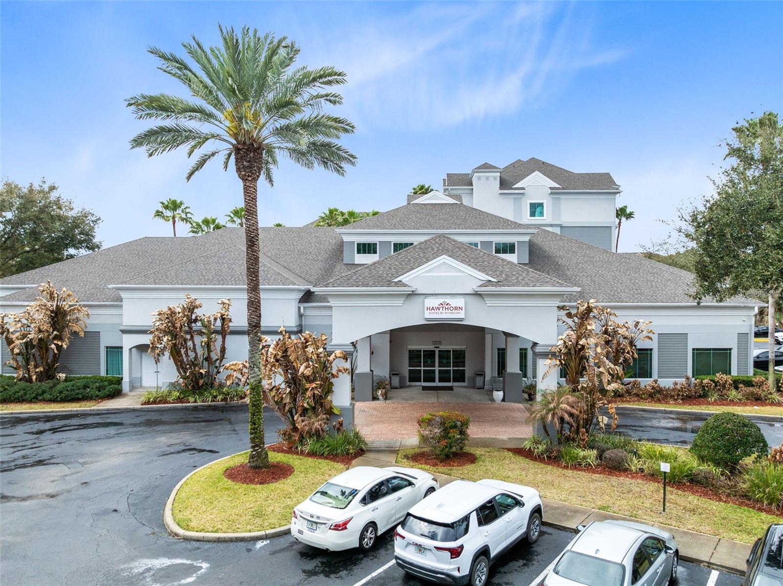 8303 RESIDENCE - Residential