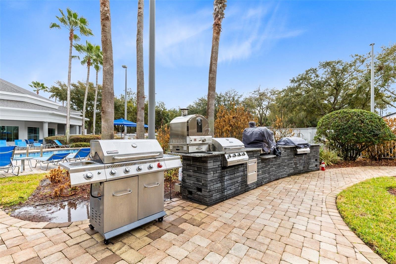 8303 RESIDENCE - Residential