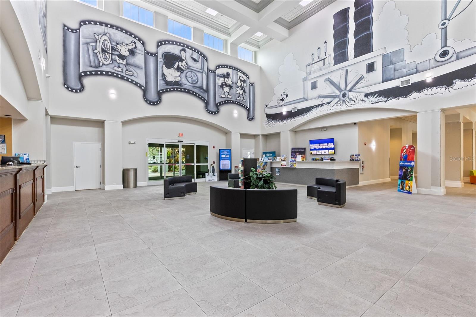 8303 RESIDENCE - Residential