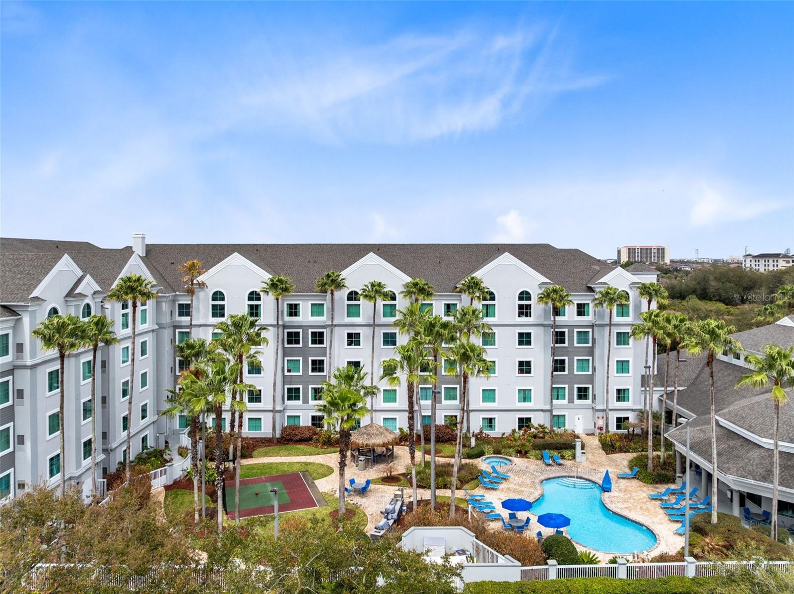 8303 RESIDENCE - Residential