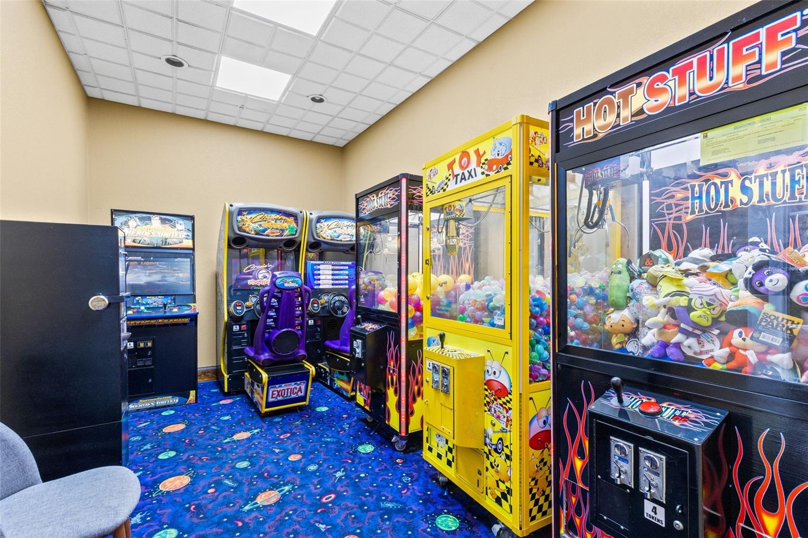 8303 RESIDENCE - Residential