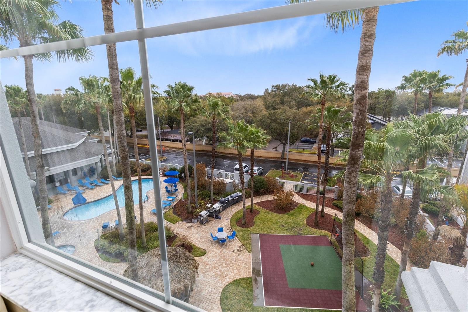 8303 RESIDENCE - Residential