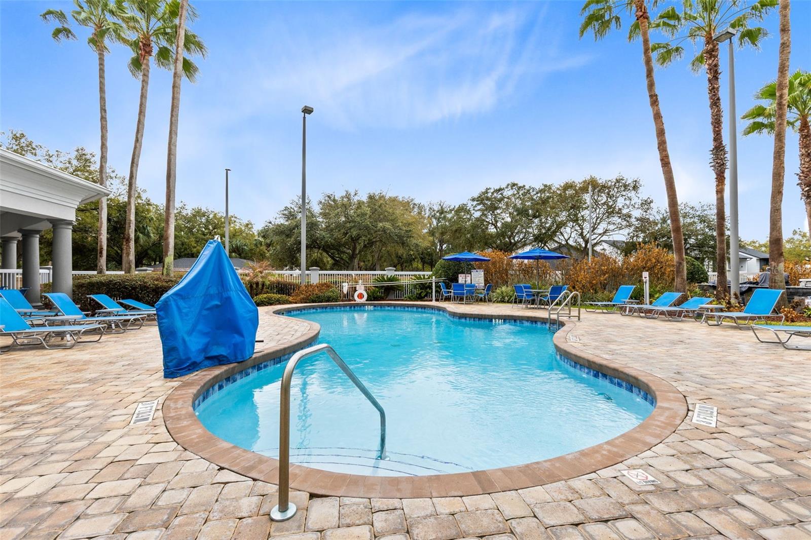 8303 RESIDENCE - Residential