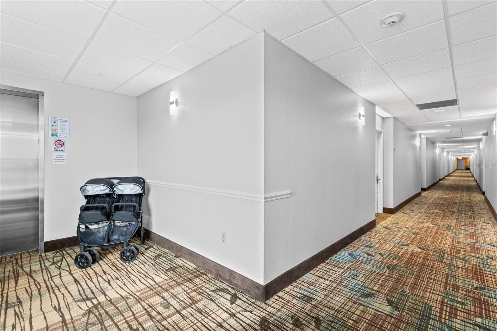 8303 RESIDENCE - Residential