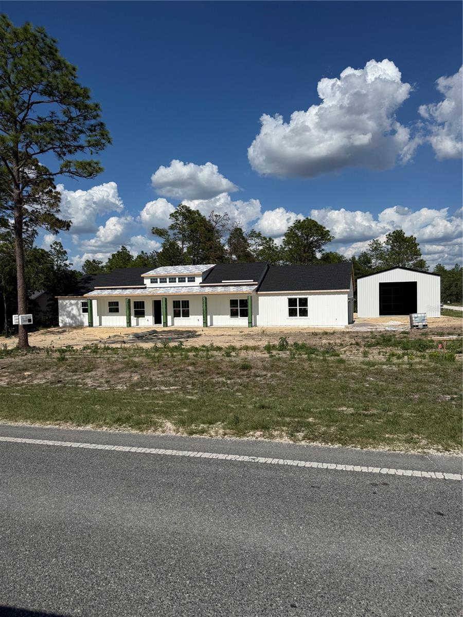 ROLLING HILLS - Residential