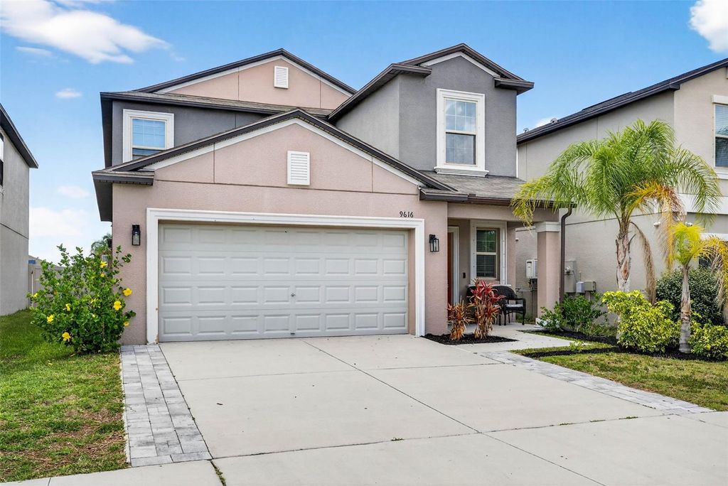 Photo of 9616 Lemon Drop Loop, Sun City Center, FL 33573 (MLS # TB8382640)