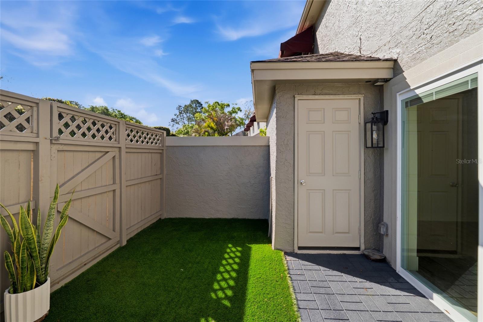 CARROLLWOOD VILLAGE PH III - Residential