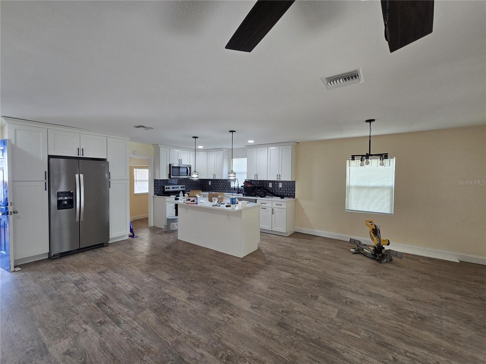 HOOKERS SUB - Residential