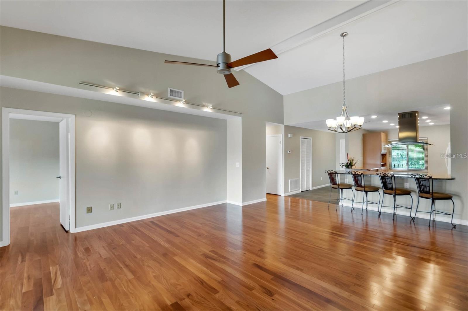 ESCONDIDO SEC 5 PH 2 - Residential Lease