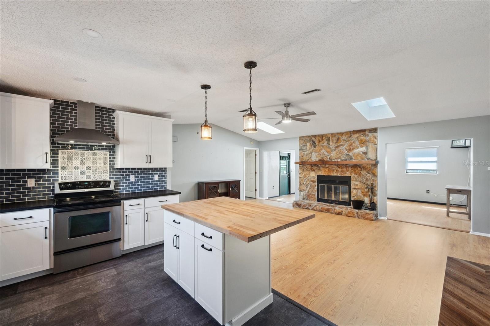 9010 BONNET WAY