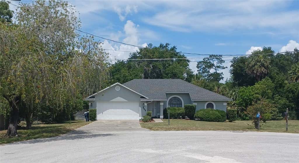 Photo of 805 Velma Court, Tavares, FL 32778 (MLS # G5113826)