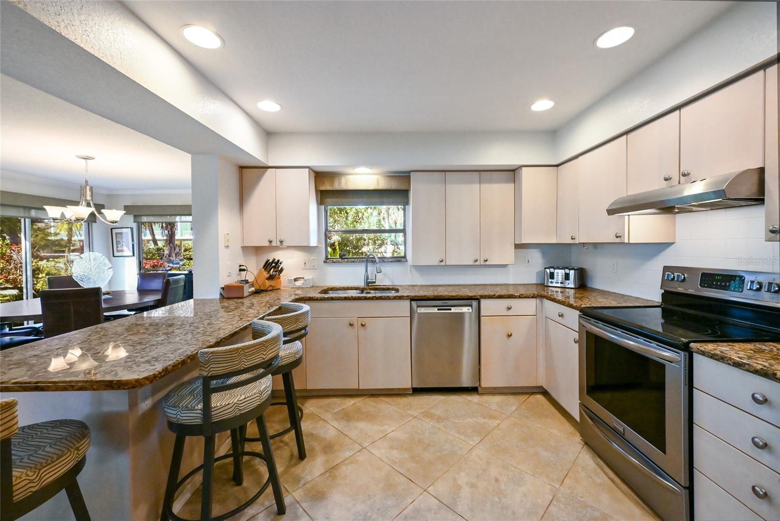 SUTTON PLACE - Residential