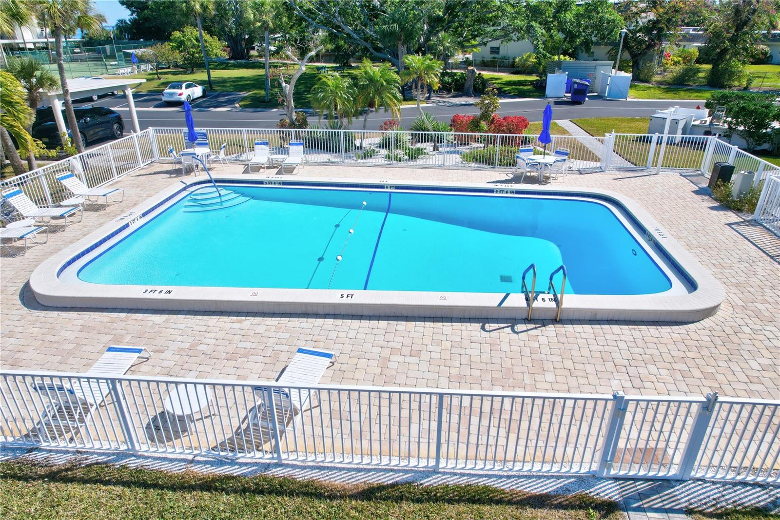 SUTTON PLACE - Residential