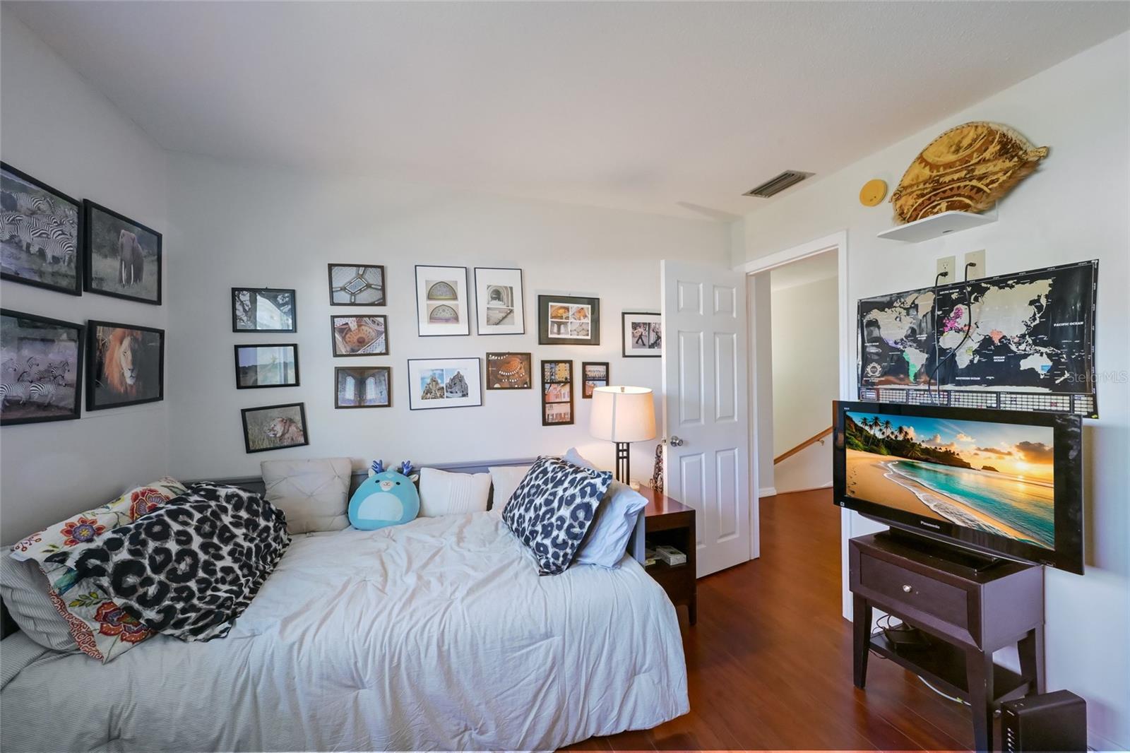 SUTTON PLACE - Residential