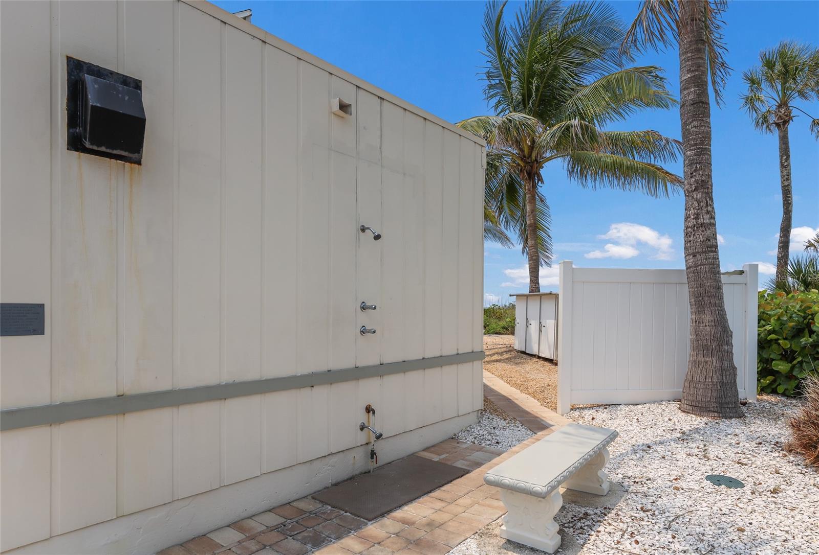 SUTTON PLACE - Residential