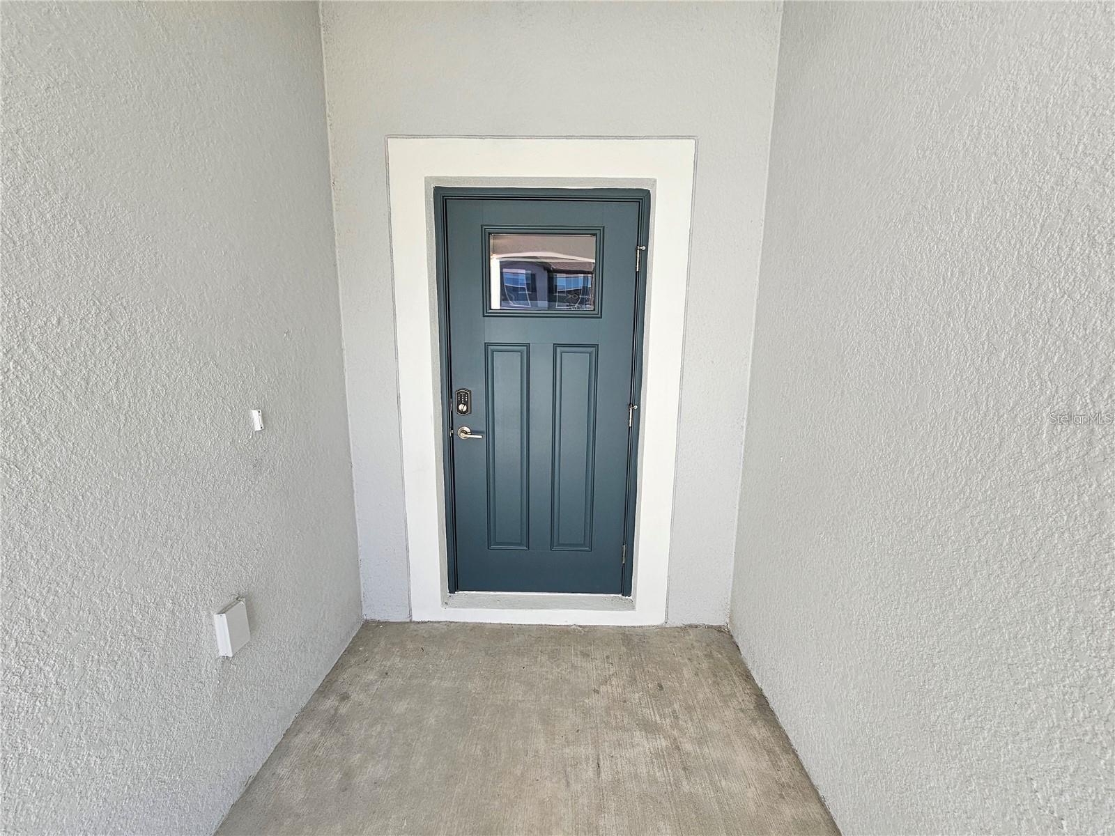 8309 CRESCENT OAKS DRIVE