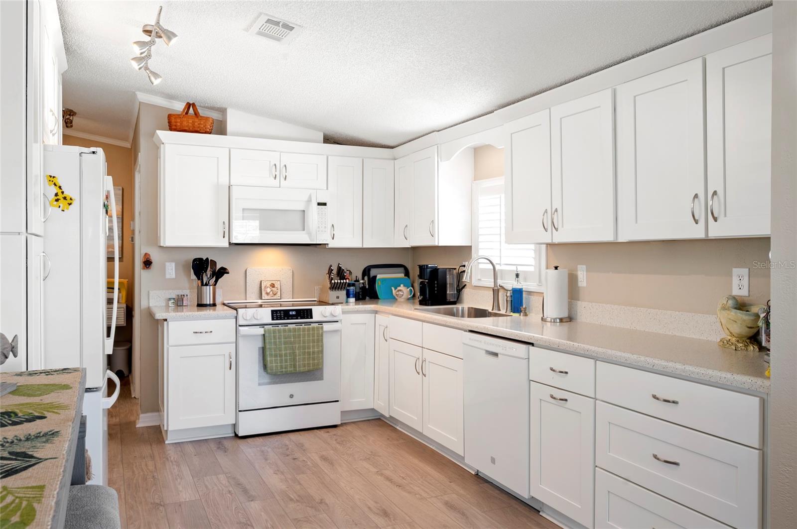 4300 RIVERSIDE DRIVE 206