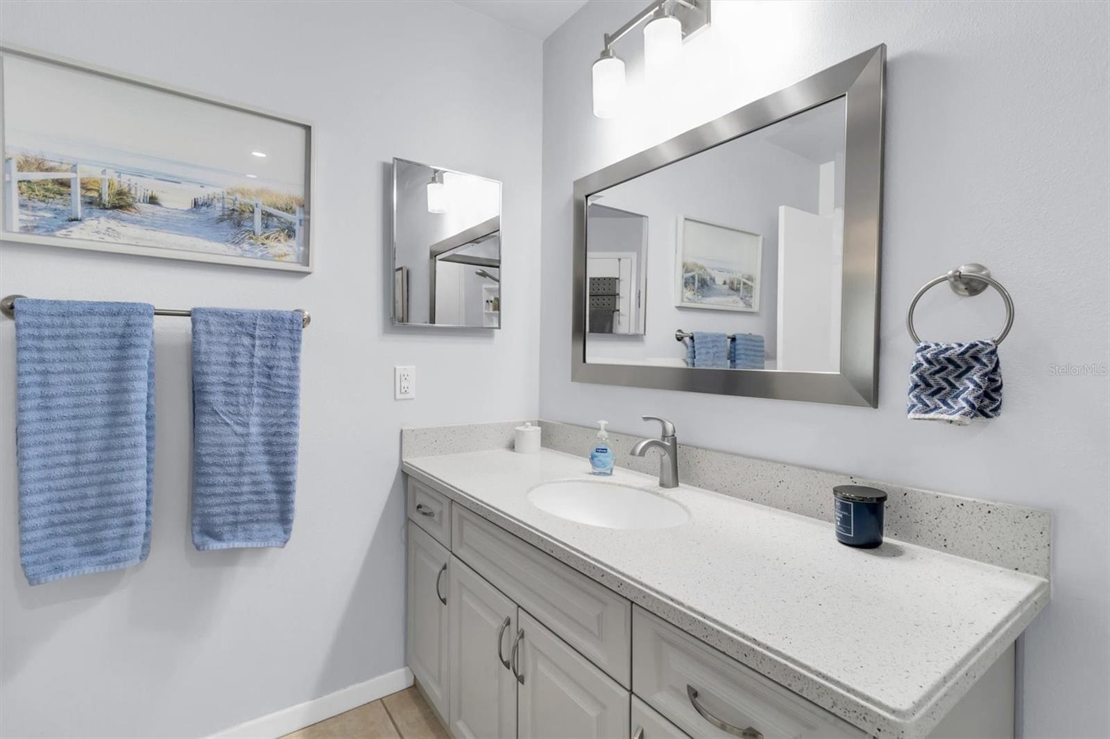 HILLSIDE CONDO - Residential