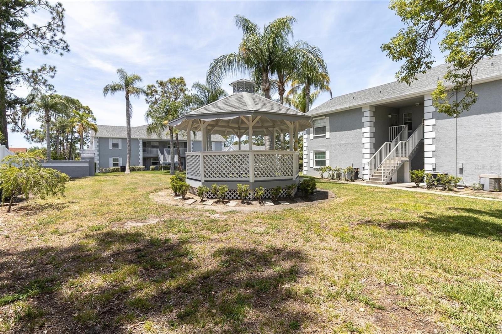 HILLSIDE CONDO - Residential