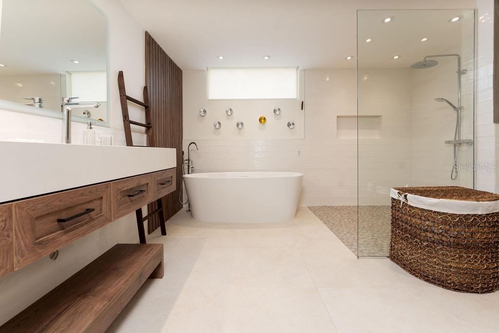 SABANERA DE DORADO - Residential