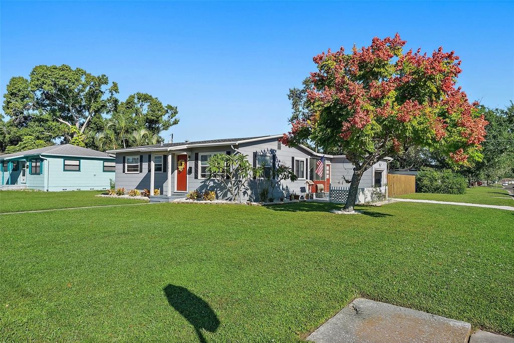 Photo of 1301 56th Avenue N, St Petersburg, FL 33703 (MLS # TB8437367)