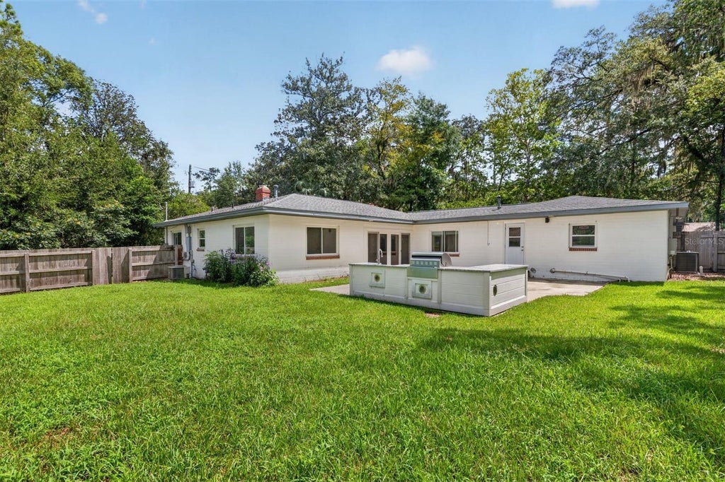 Photo of 2707 NW 4th Avenue, Gainesville, FL 32607 (MLS # GC542599)
