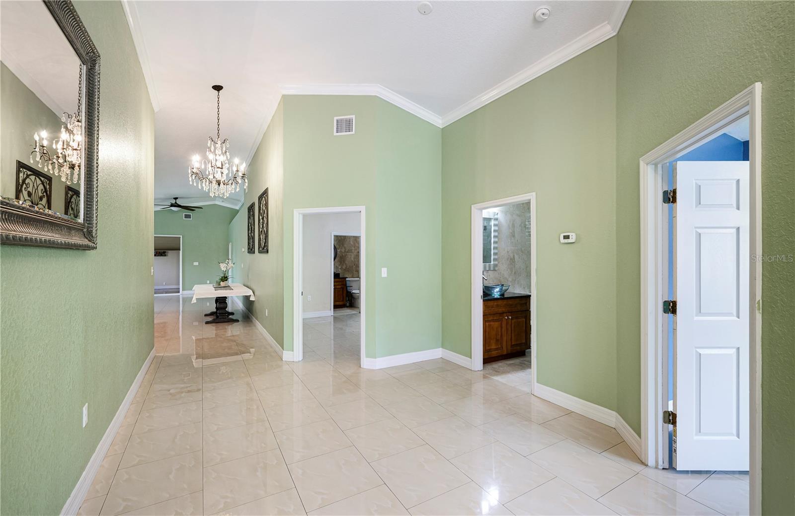 1553 WRIGHT DRIVE