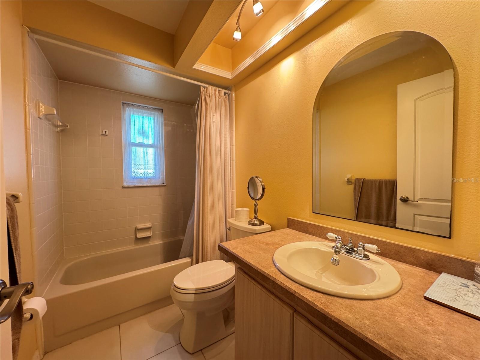 GULF CREST ESTATES - Residential Lease
