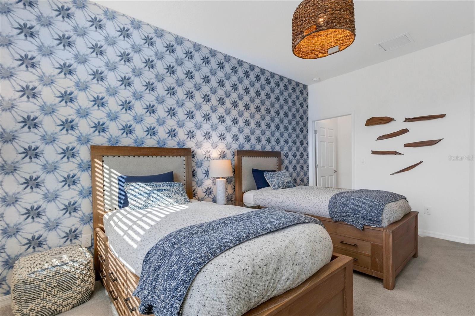 LAKEWOOD NATIONAL - Residential