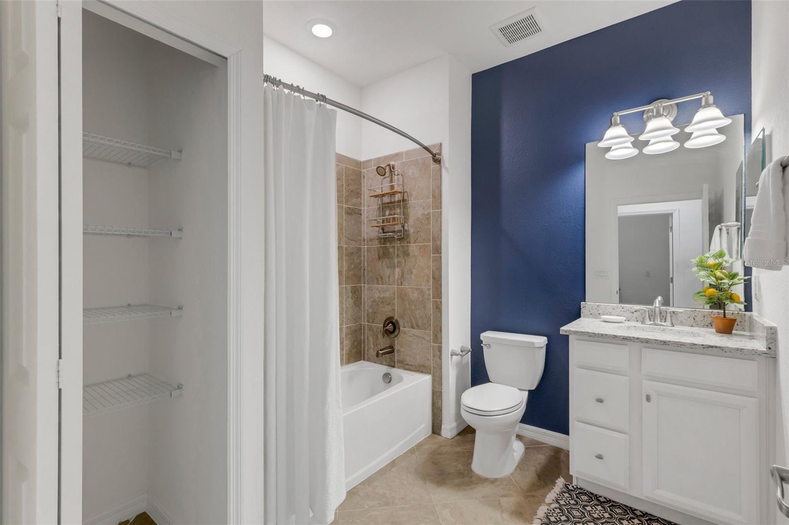 LAKEWOOD NATIONAL - Residential