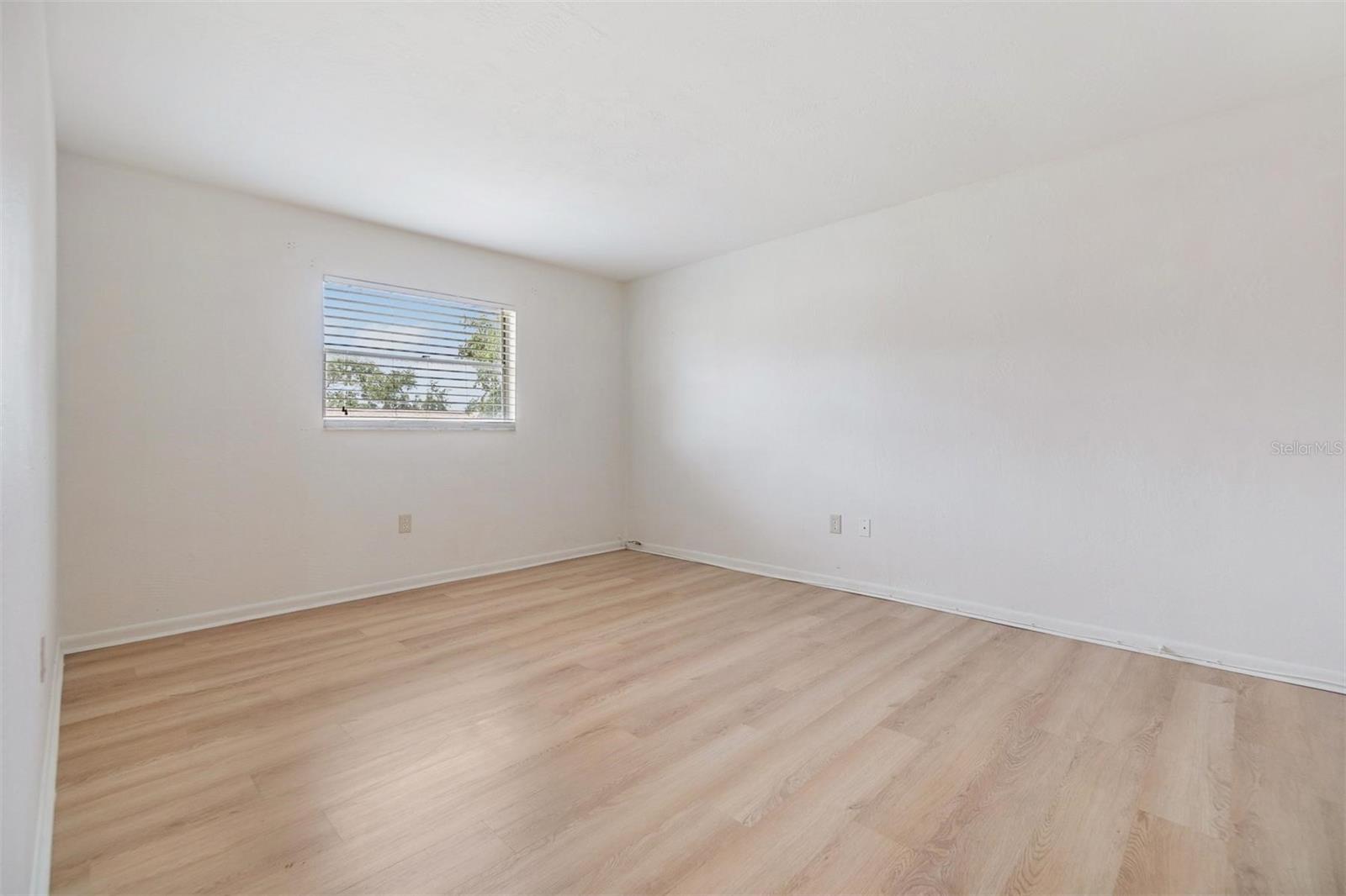 1485 LAKEVIEW ROAD 19