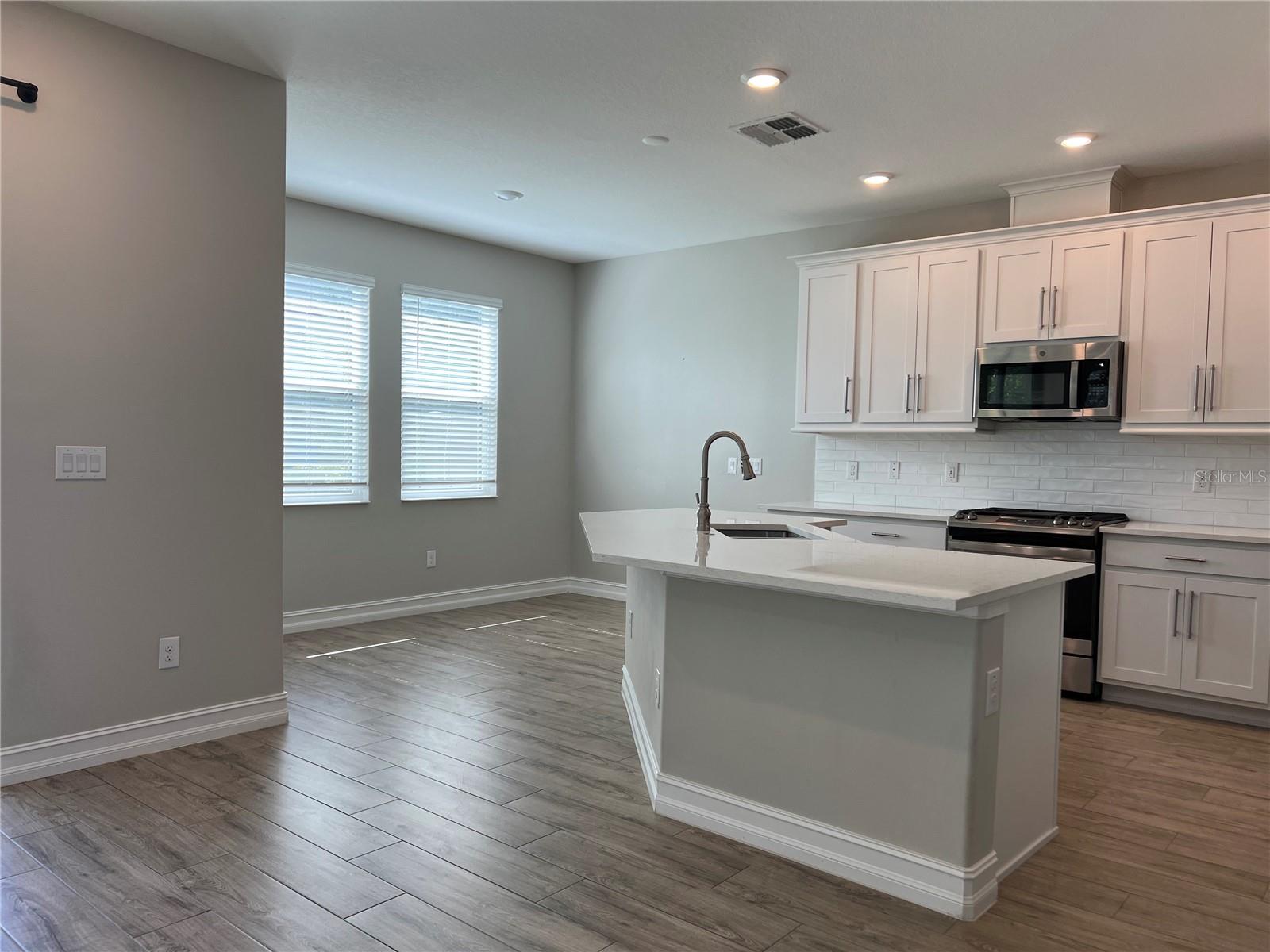 ESTANCIA PH 4 - Residential Lease