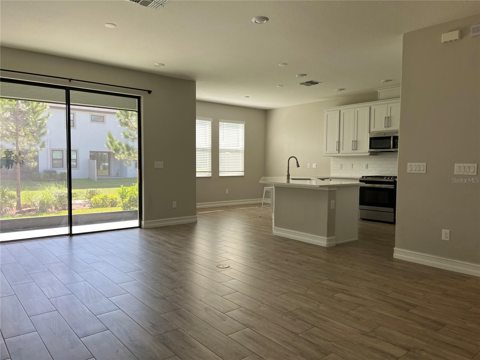 ESTANCIA PH 4 - Residential Lease