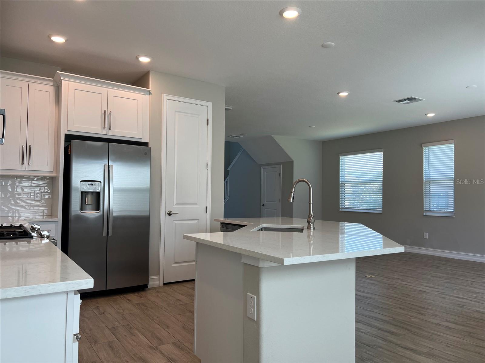 ESTANCIA PH 4 - Residential Lease