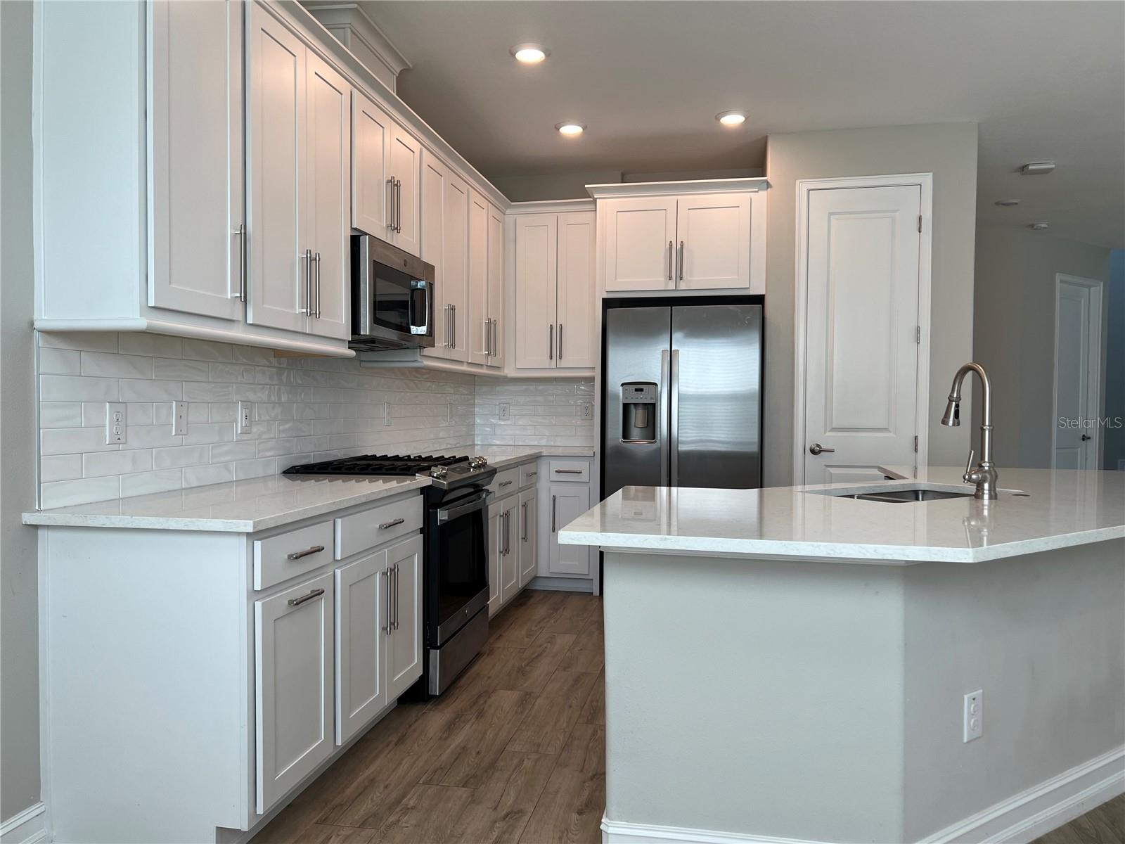 ESTANCIA PH 4 - Residential Lease