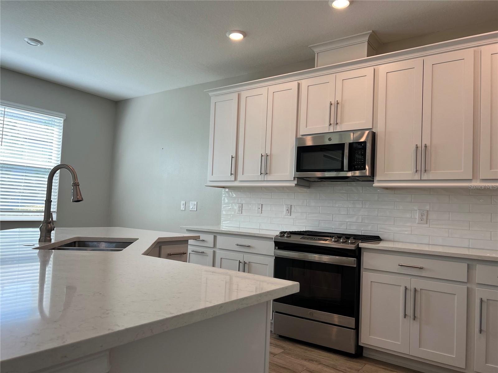 ESTANCIA PH 4 - Residential Lease